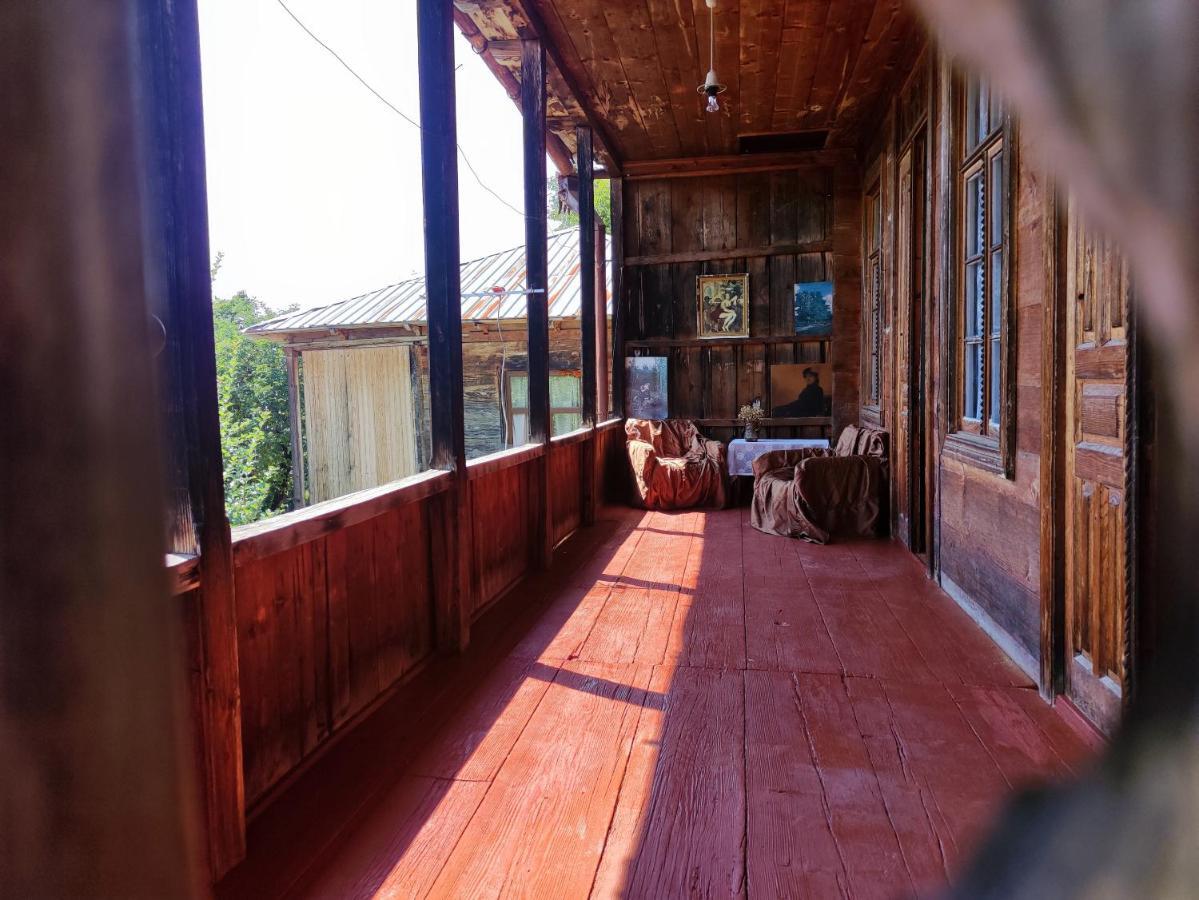 Racha Chogovadze'S Guest House Ambrolauri Exterior photo